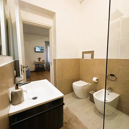 Ai Papiri בית הארחה 4*